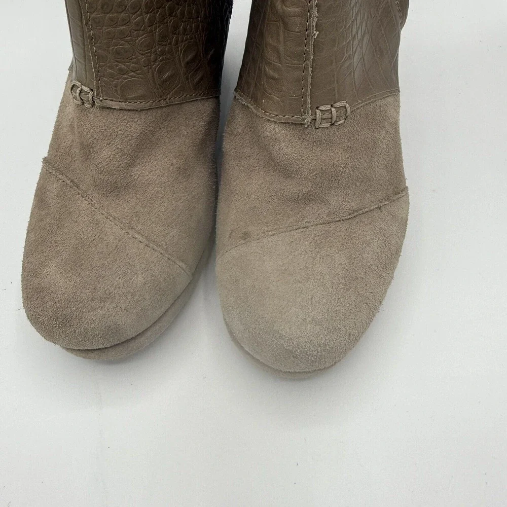 TOMS Taupe Suede & Faux Croc Leather Heeled Ankle Boots Zip Closure Women's Sz 8
